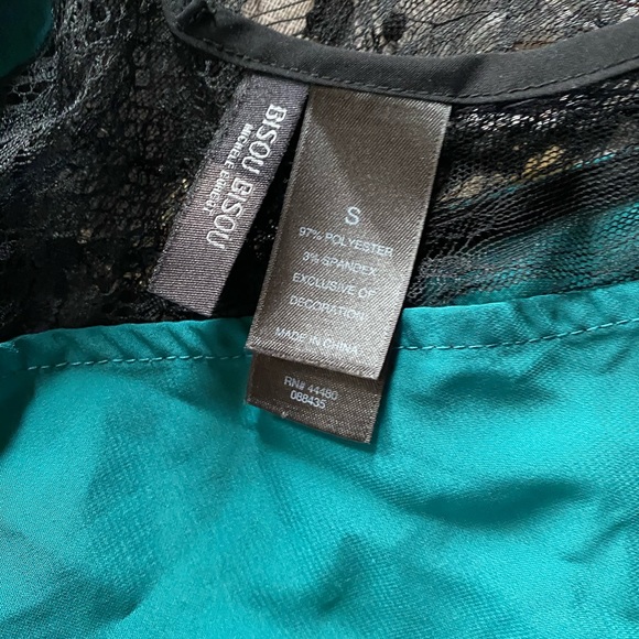 Top - Picture 3 of 3